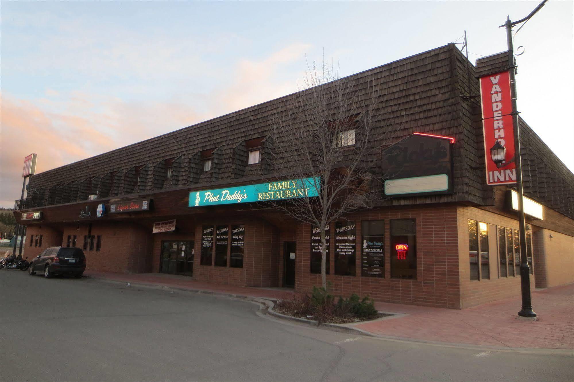 Vanderhoof Inn Экстерьер фото